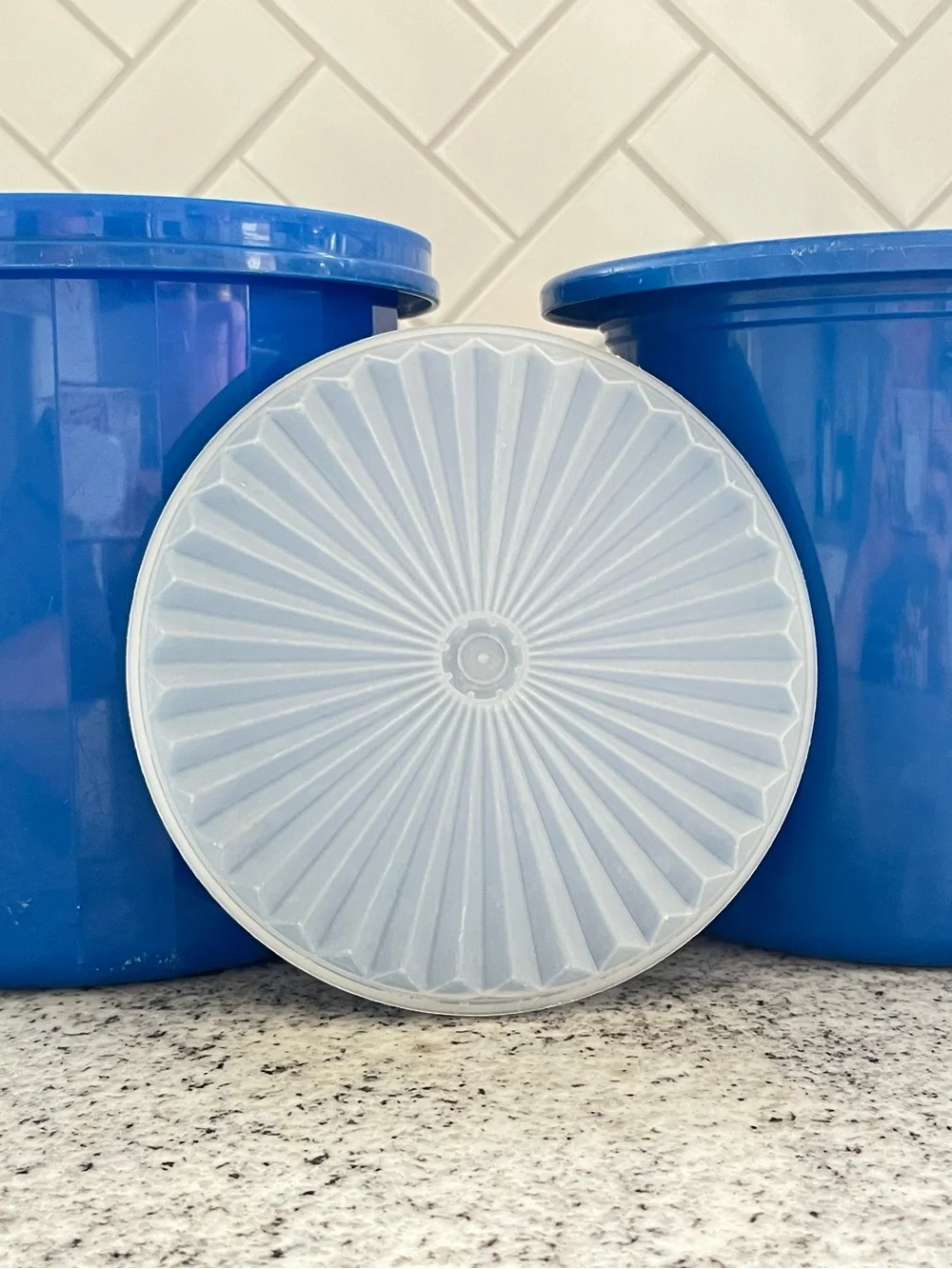 Vintage Tupperware Blue Ice Bucket Ice Container w/ Lid Kitchen Bar Picnic USA